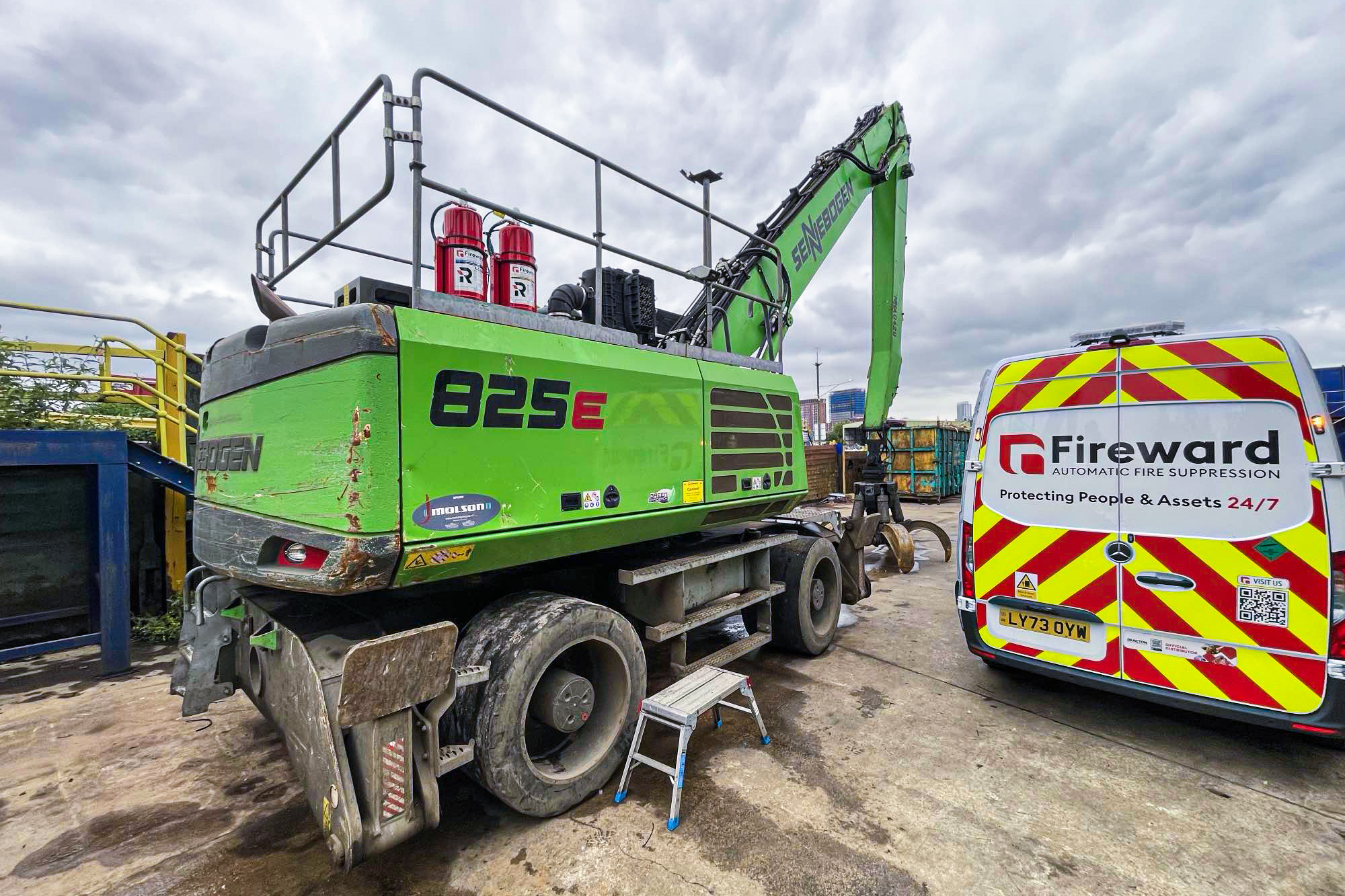 Sennebogen 825E fitted with fire suppression